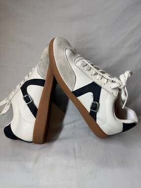 Beau Today White and Black Leather Buckle Sneakers Size 255 (US 8.5)